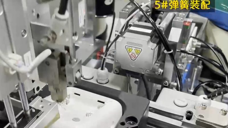 重载AGV导航方式对比：不是越贵越好，匹配场景才是关键